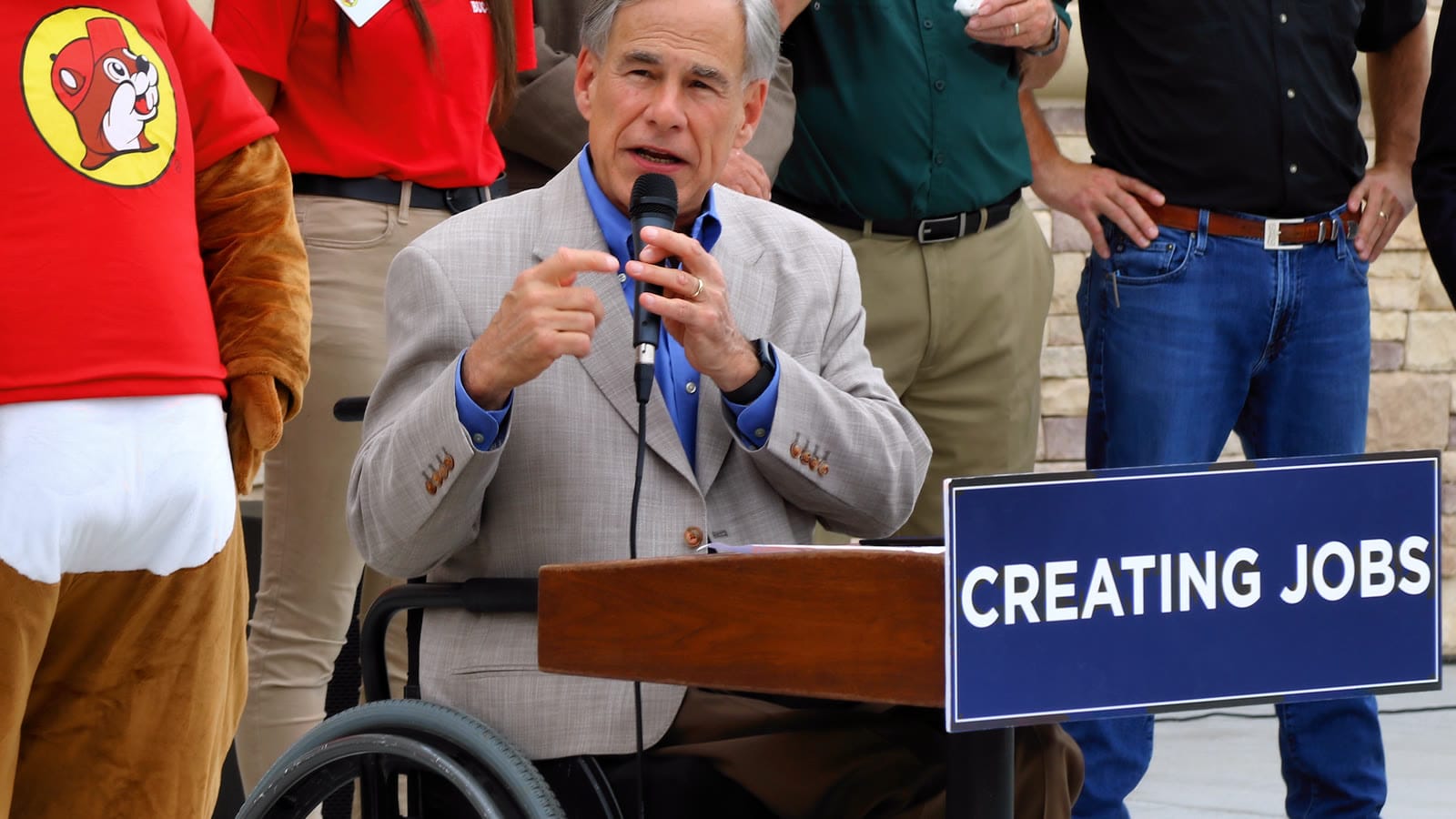 Abbott freezes new Flock cameras on Texas roads — existing ALPRs stay