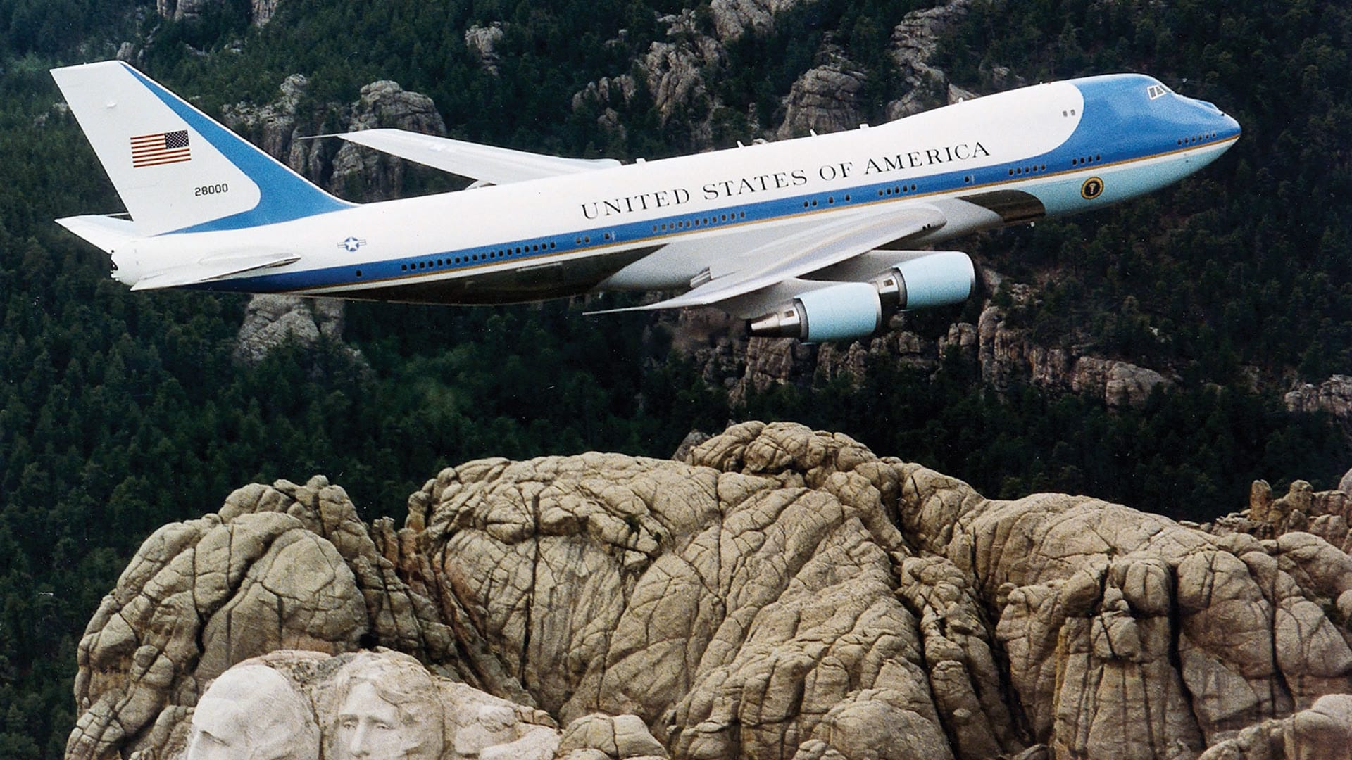 Emergency slide deploys on Qatari-gifted Air Force One at Andrews before Trump’s Dallas trip