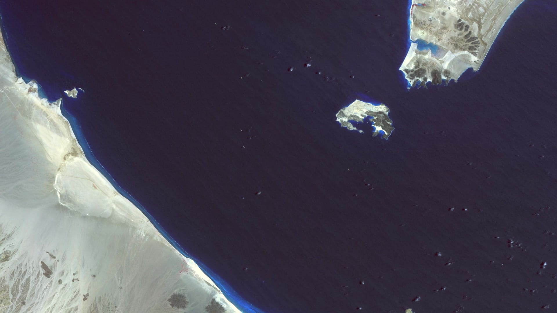 Houthis seize Red Sea port of Mokha, closing in on Bab al-Mandab