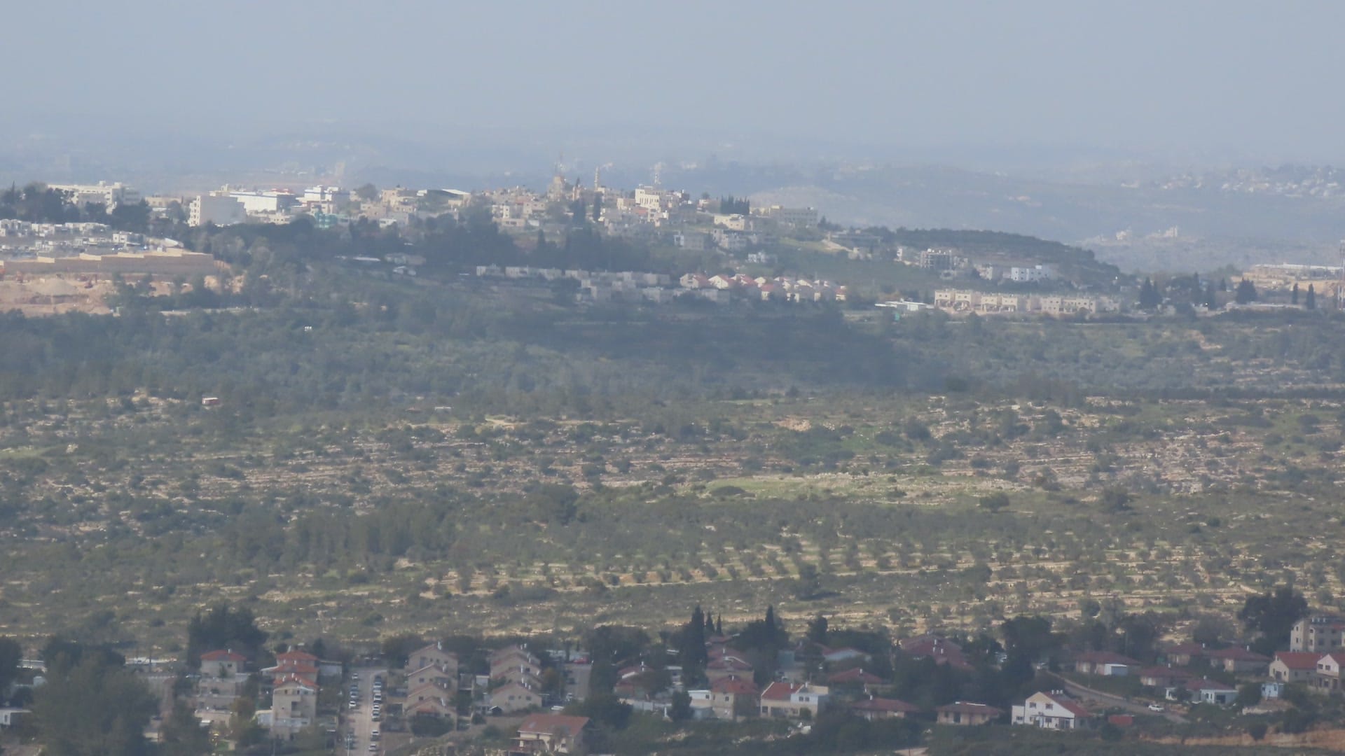 Suspected Palestinian gunman kills Israeli near Neve Tzuf; IDF claims separate ramming