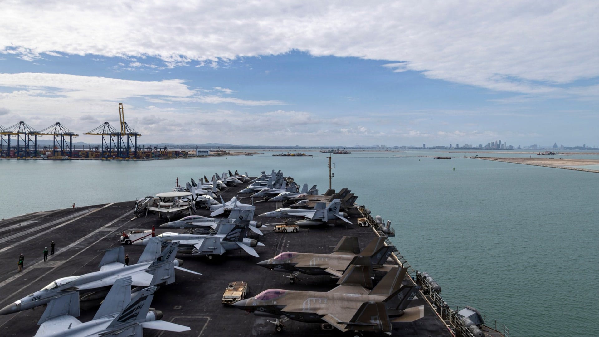 USS Abraham Lincoln docks in Thailand after 286 days at sea