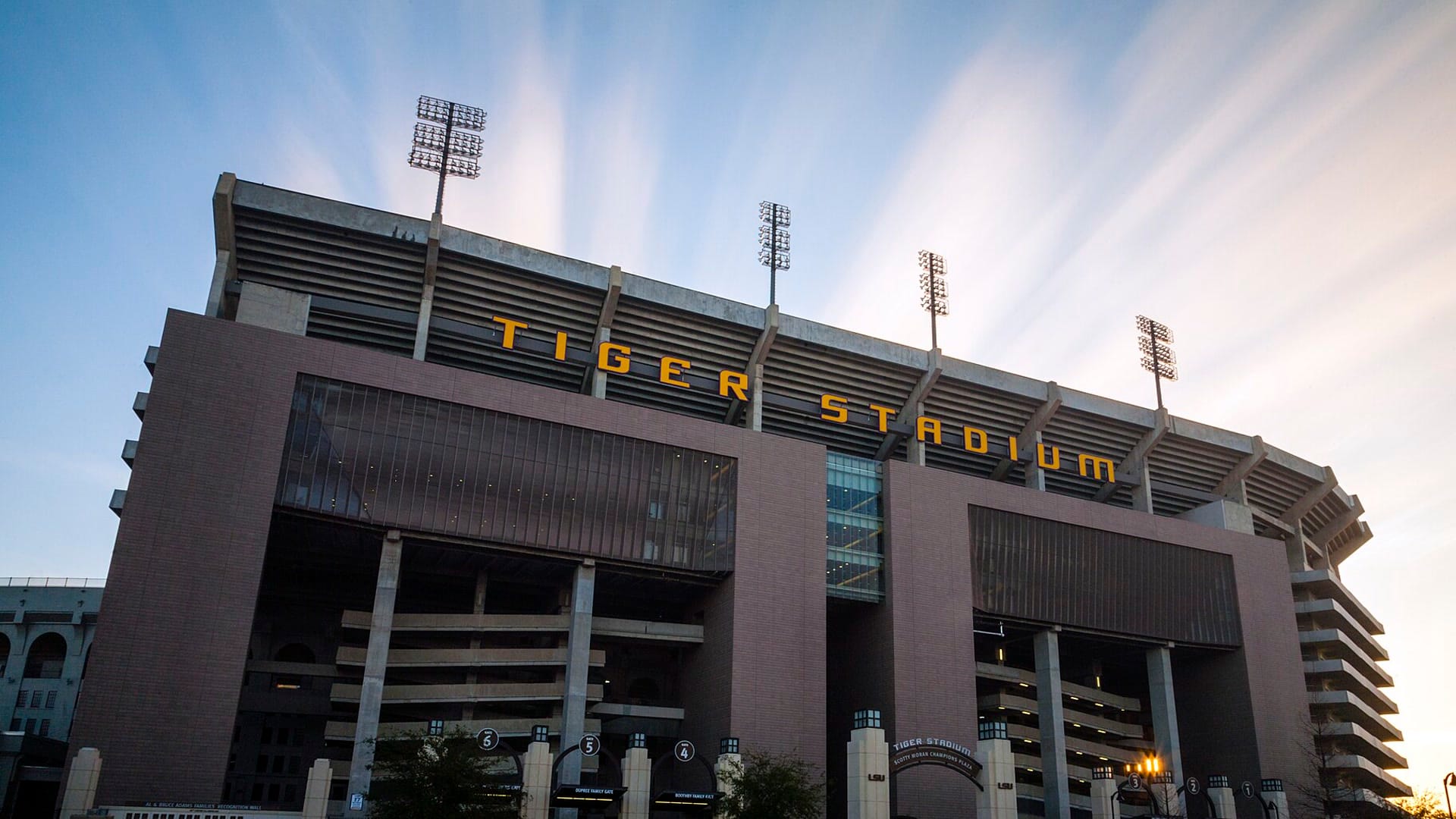LSU leaves Wright, Harris off Clemson roster amid SEC eligibility fight