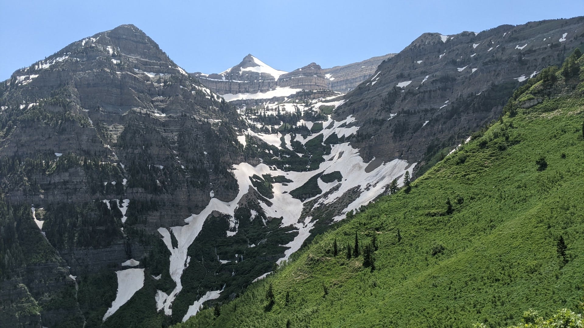 19-year-old dies after lightning hits shelter near Mount Timpanogos summit